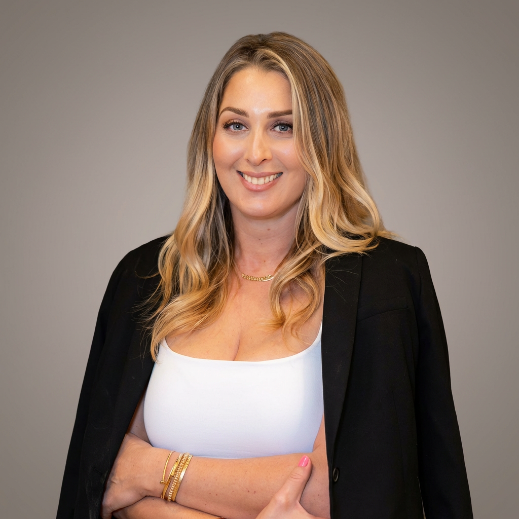 Portrait of Daniele Tarantino Bugbee, aesthetic nurse specialist at NUE